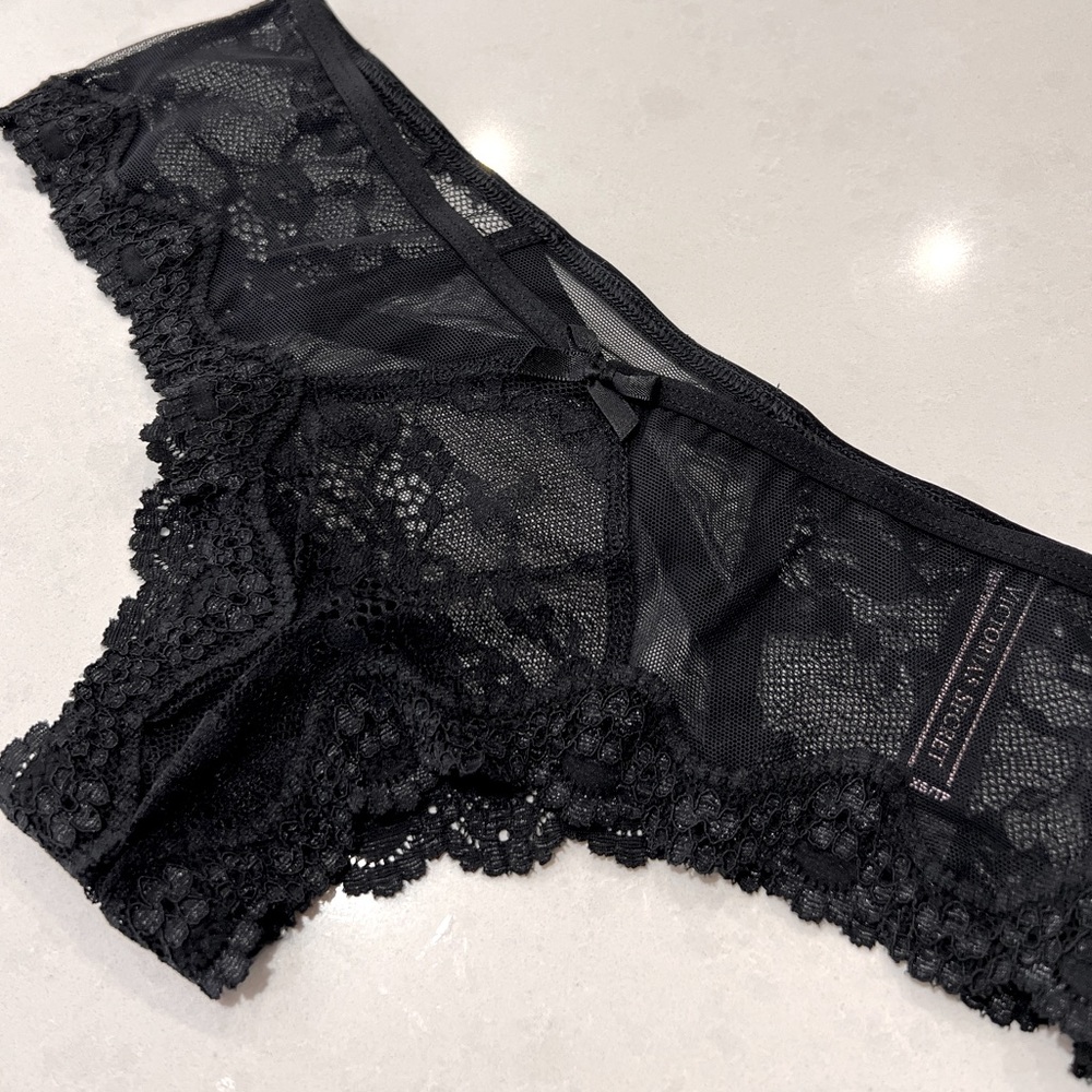 Victoria’s Secret Lace & Mesh Cheeky Panty